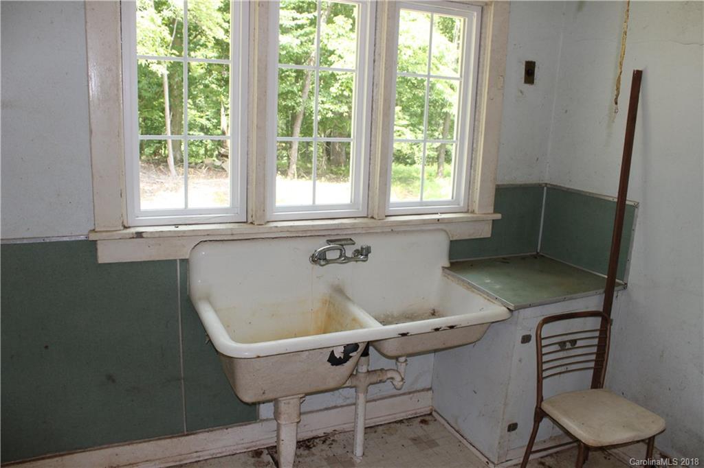 213 Shuford Road Columbus, NC 28722 - Photo 8 of 32 Gallery Image 8