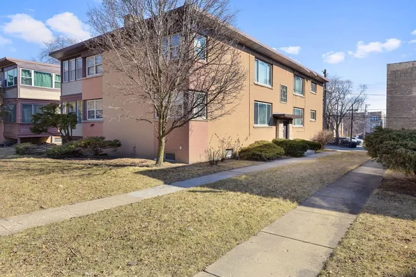 $223,500 | 135 Ridge Avenue, Unit 1W, Evanston, IL 60202