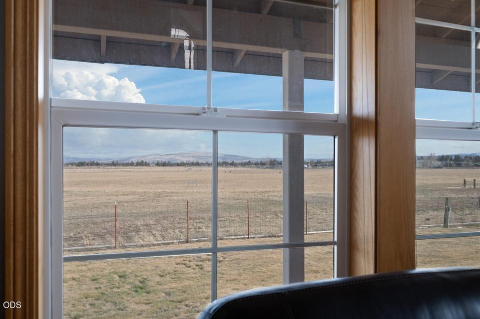 24585 Dodds Road Bend, OR 97701 - Photo 38 of 114