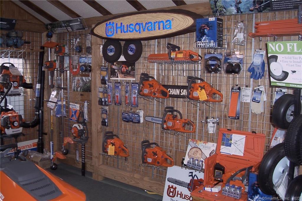 52 Gillotti Road New Fairfield, CT 06812 - Photo 2 of 17