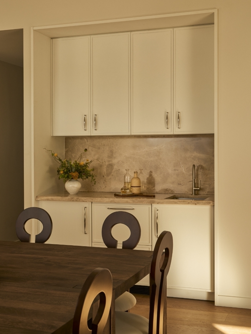 323 Bergen Street, Unit PH707E Brooklyn, NY 11217 - Photo 5 of 18 a view of table and chair