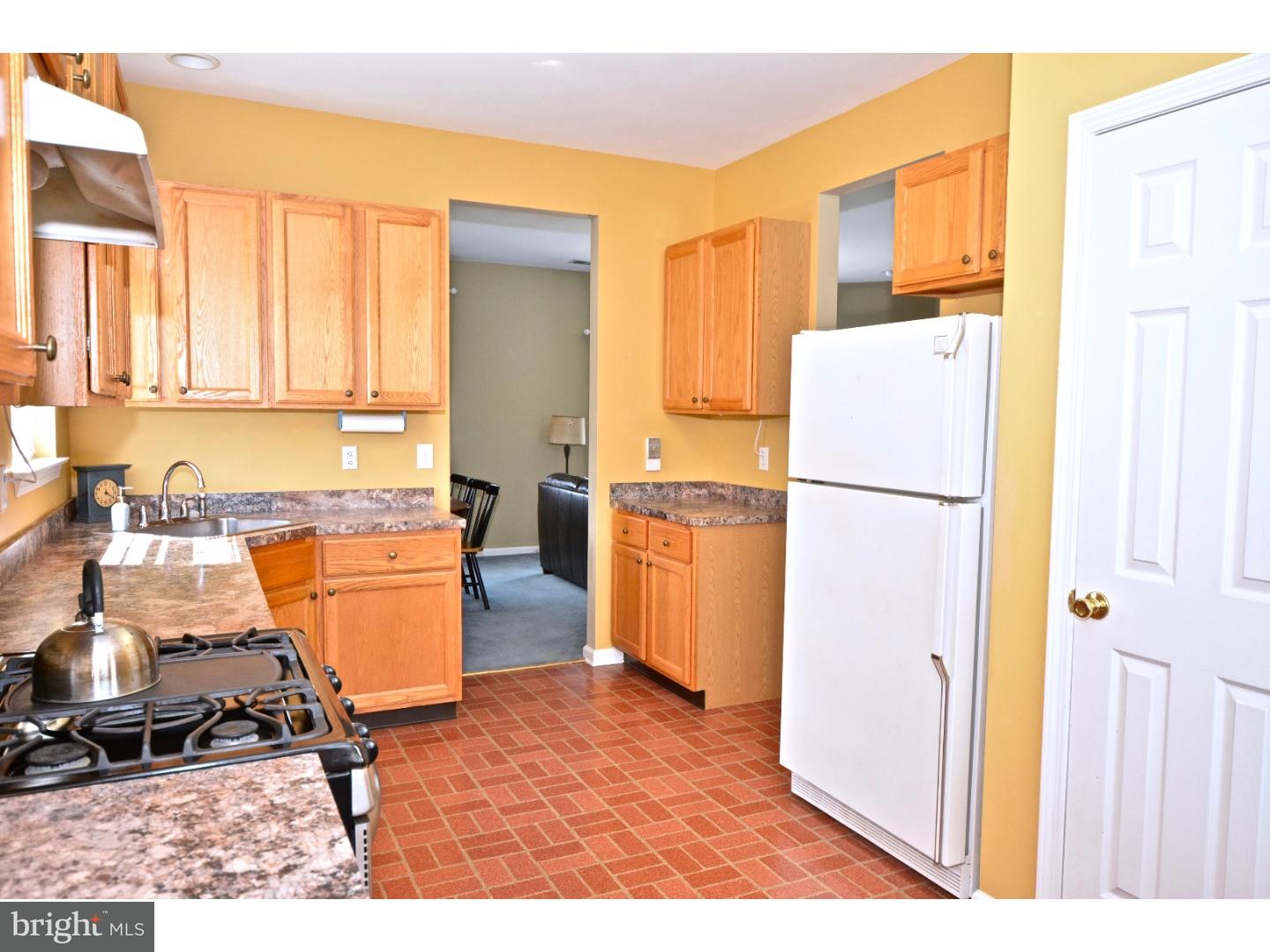44 Foster Road Pennington, NJ 08534 - Photo 10 of 25 Gallery Image 10