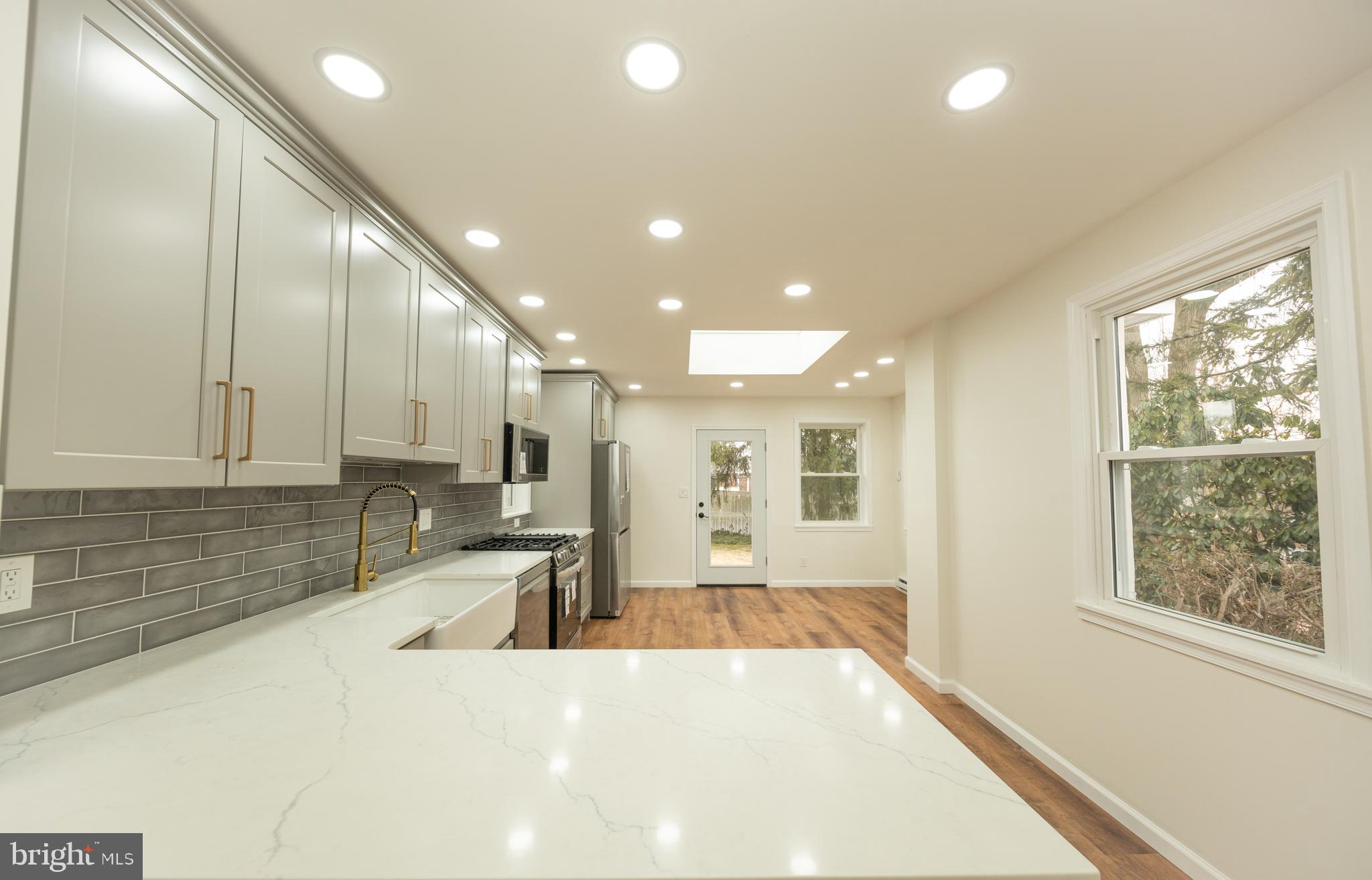 925 Arnold Street Philadelphia, PA 19111 - Photo 15 of 16