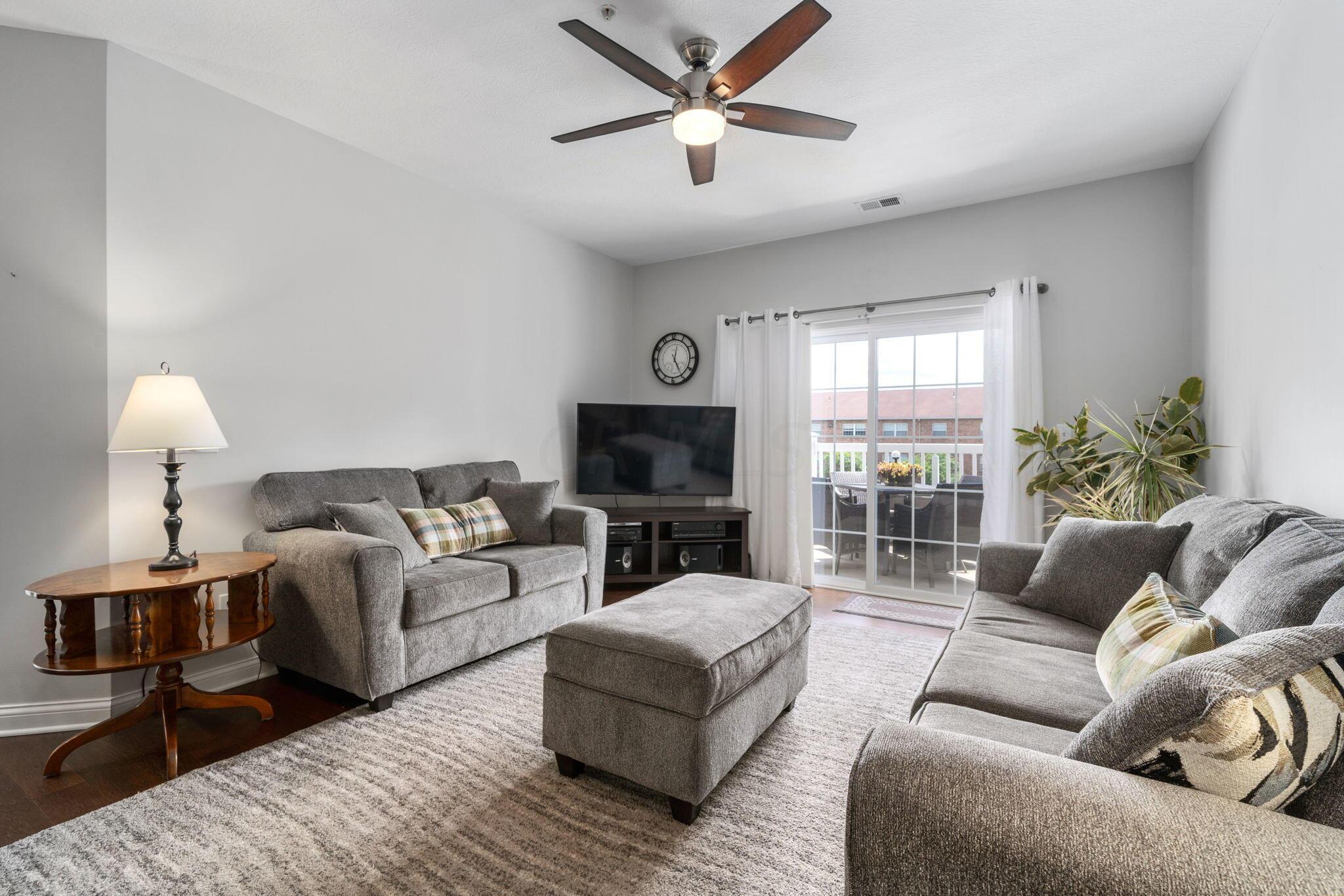 2245 Riverside Drive, Unit 203 Columbus, OH 43221 - Photo 12 of 35 Living Room