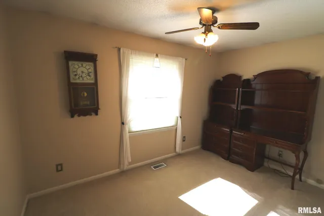 $134,900 | 906 Valley Drive, Carterville, IL 62918