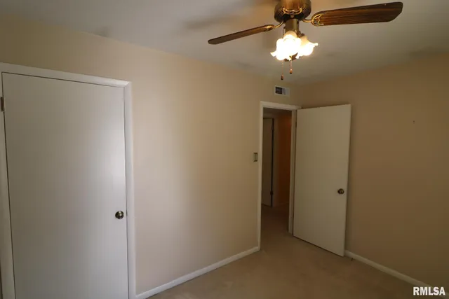 $134,900 | 906 Valley Drive, Carterville, IL 62918