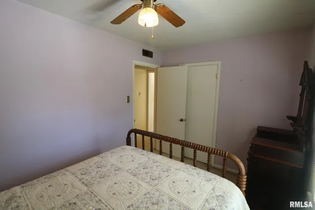 $134,900 | 906 Valley Drive, Carterville, IL 62918