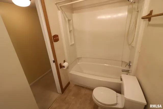 $134,900 | 906 Valley Drive, Carterville, IL 62918