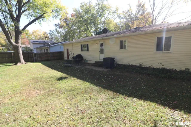$134,900 | 906 Valley Drive, Carterville, IL 62918