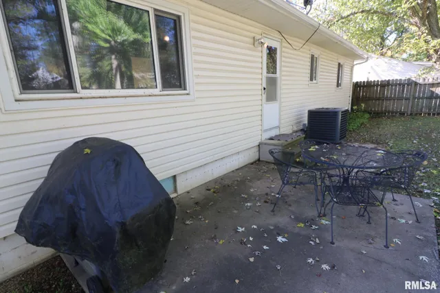 $134,900 | 906 Valley Drive, Carterville, IL 62918