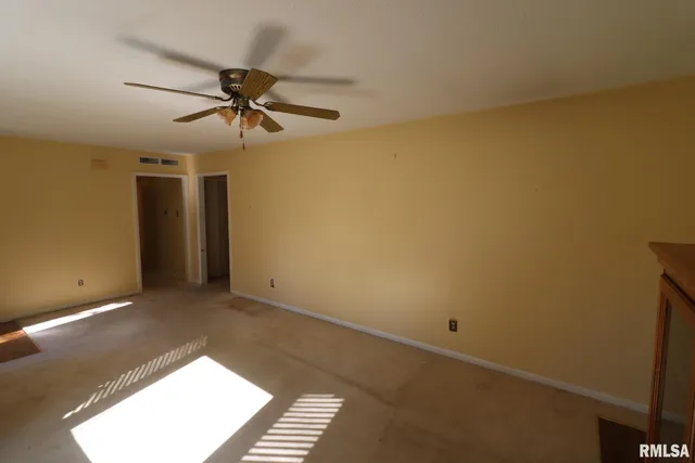 $134,900 | 906 Valley Drive, Carterville, IL 62918