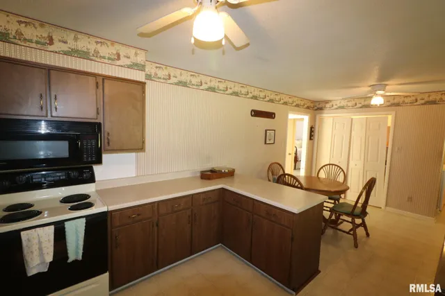 $134,900 | 906 Valley Drive, Carterville, IL 62918