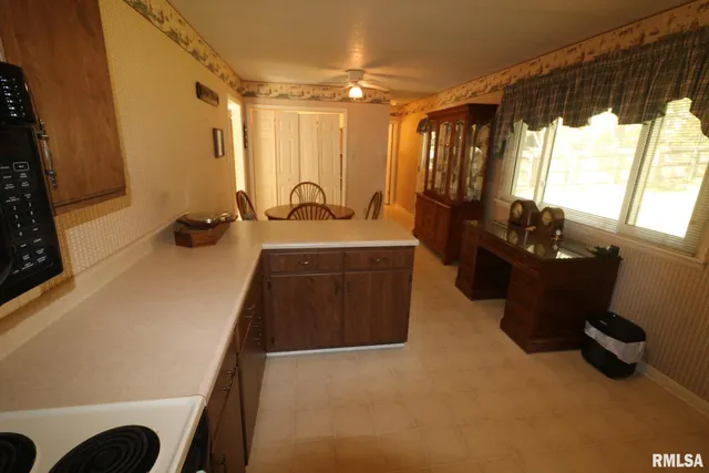 $134,900 | 906 Valley Drive, Carterville, IL 62918