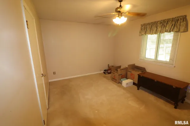 $134,900 | 906 Valley Drive, Carterville, IL 62918