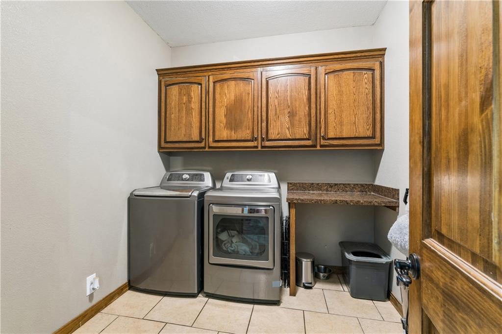 4370 Lee Road Mound City, KS 66056 - Photo 16 of 60