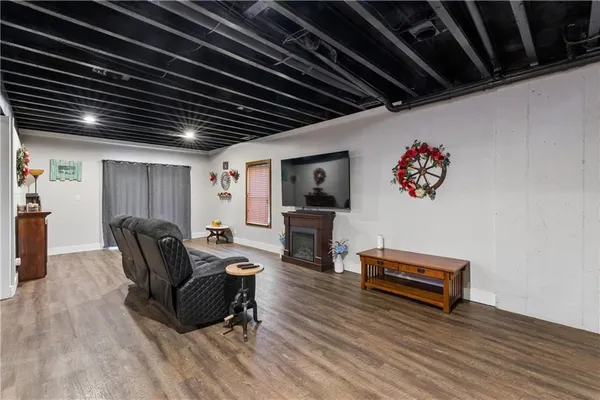$425,000 | 4370 Lee Road, Mound City, KS 66056