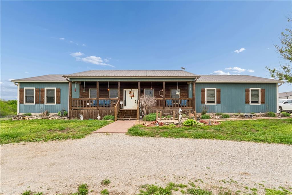 4370 Lee Road Mound City, KS 66056 - Photo 3 of 60