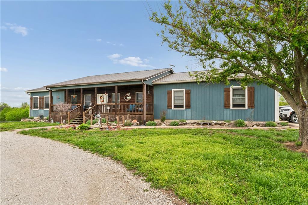 4370 Lee Road Mound City, KS 66056 - Photo 4 of 60