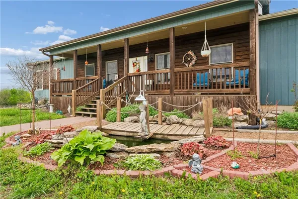 $425,000 | 4370 Lee Road, Mound City, KS 66056