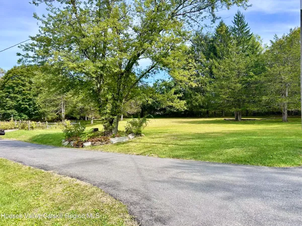 $2,500 | 11 Julia Avenue, New Paltz, NY 12561