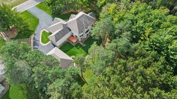 $995,000 | 1105 114th Street West, Inver Grove Heights, MN 55077