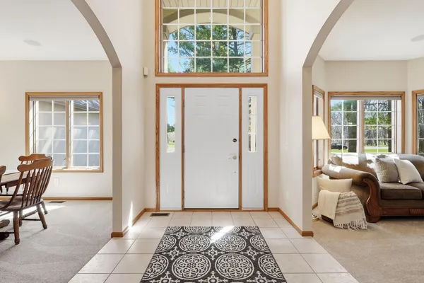 $995,000 | 1105 114th Street West, Inver Grove Heights, MN 55077