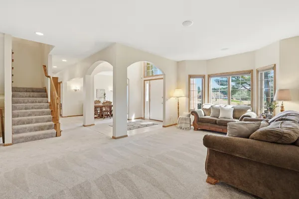 $995,000 | 1105 114th Street West, Inver Grove Heights, MN 55077