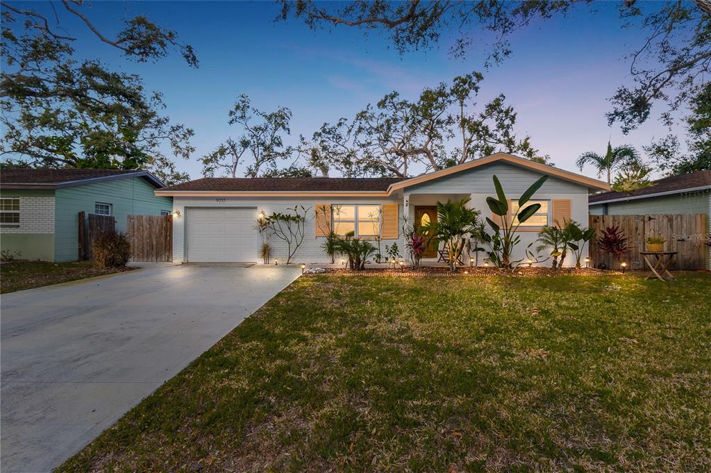 9717 54th Avenue North St. Petersburg, FL 33708 - Photo 1 of 42