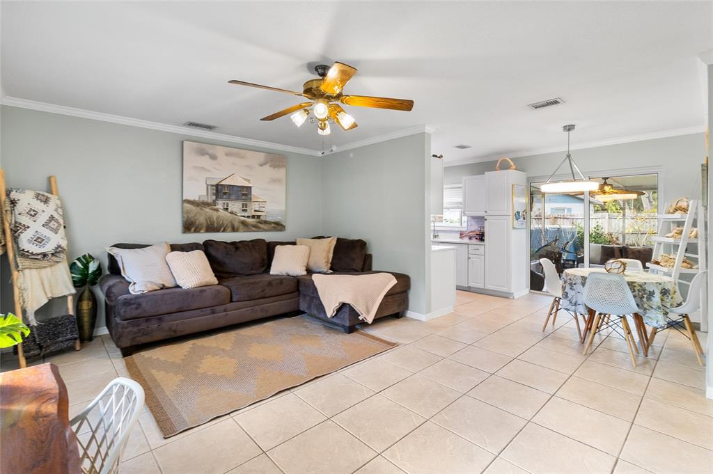 9717 54th Avenue North St. Petersburg, FL 33708 - Photo 7 of 42