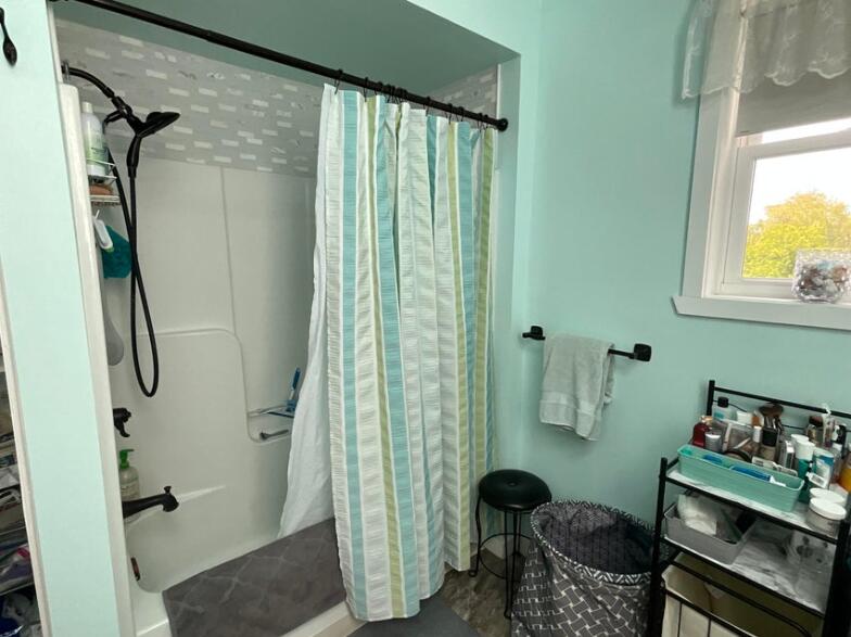27 Reach Road Presque Isle, ME 04769 - Photo 71 of 82 Attached executive apartment bathroom
