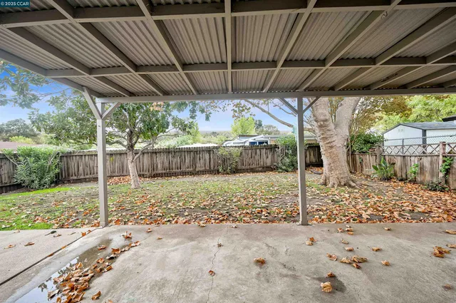 a view of a backyard space
