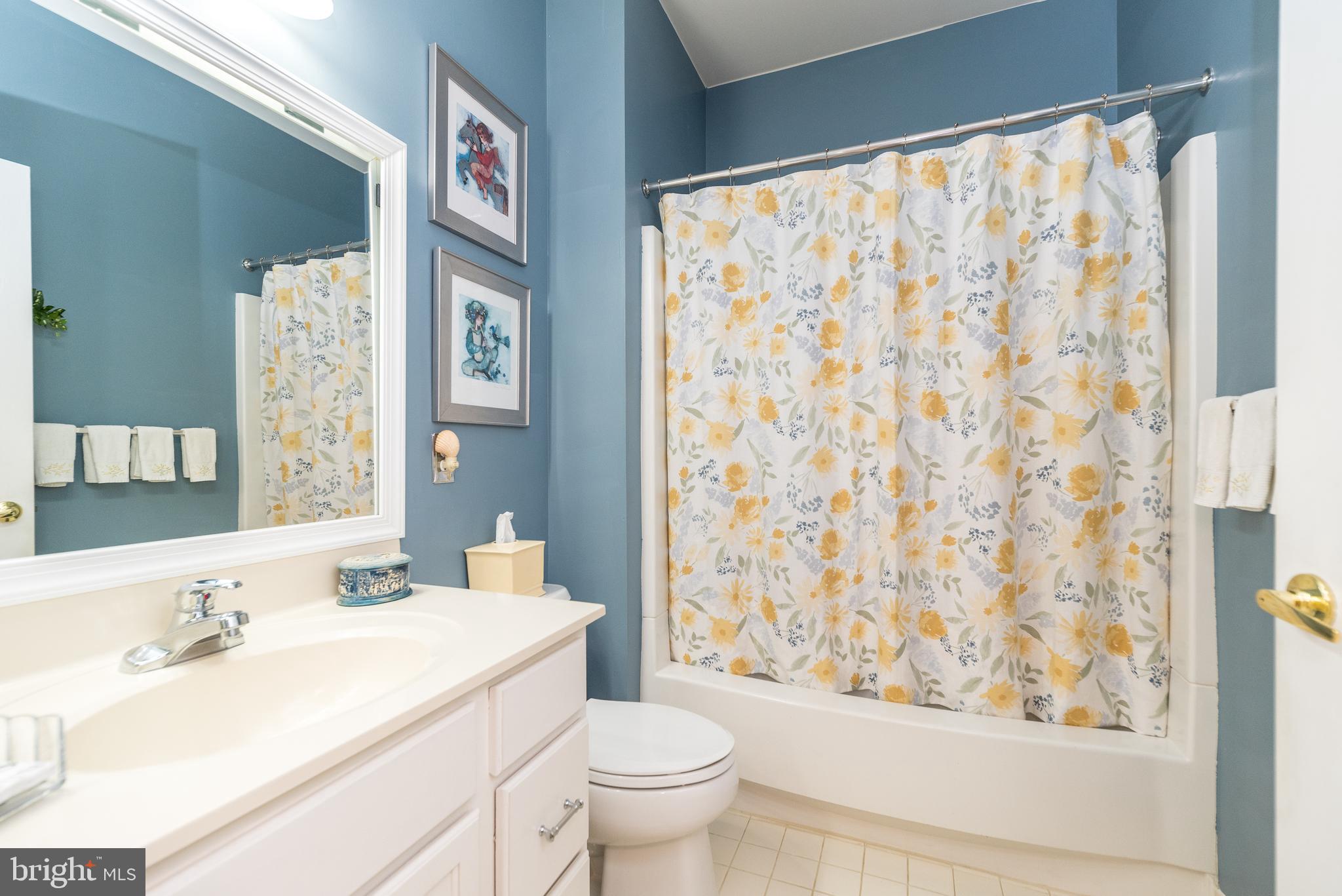 1601 Yorktown Road, Unit 40 Jamison, PA 18929 - Photo 15 of 26 Hall Bathroom