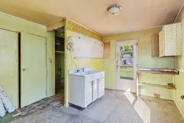 $106,100 | 5320 North 69th Street, Milwaukee, WI 53218