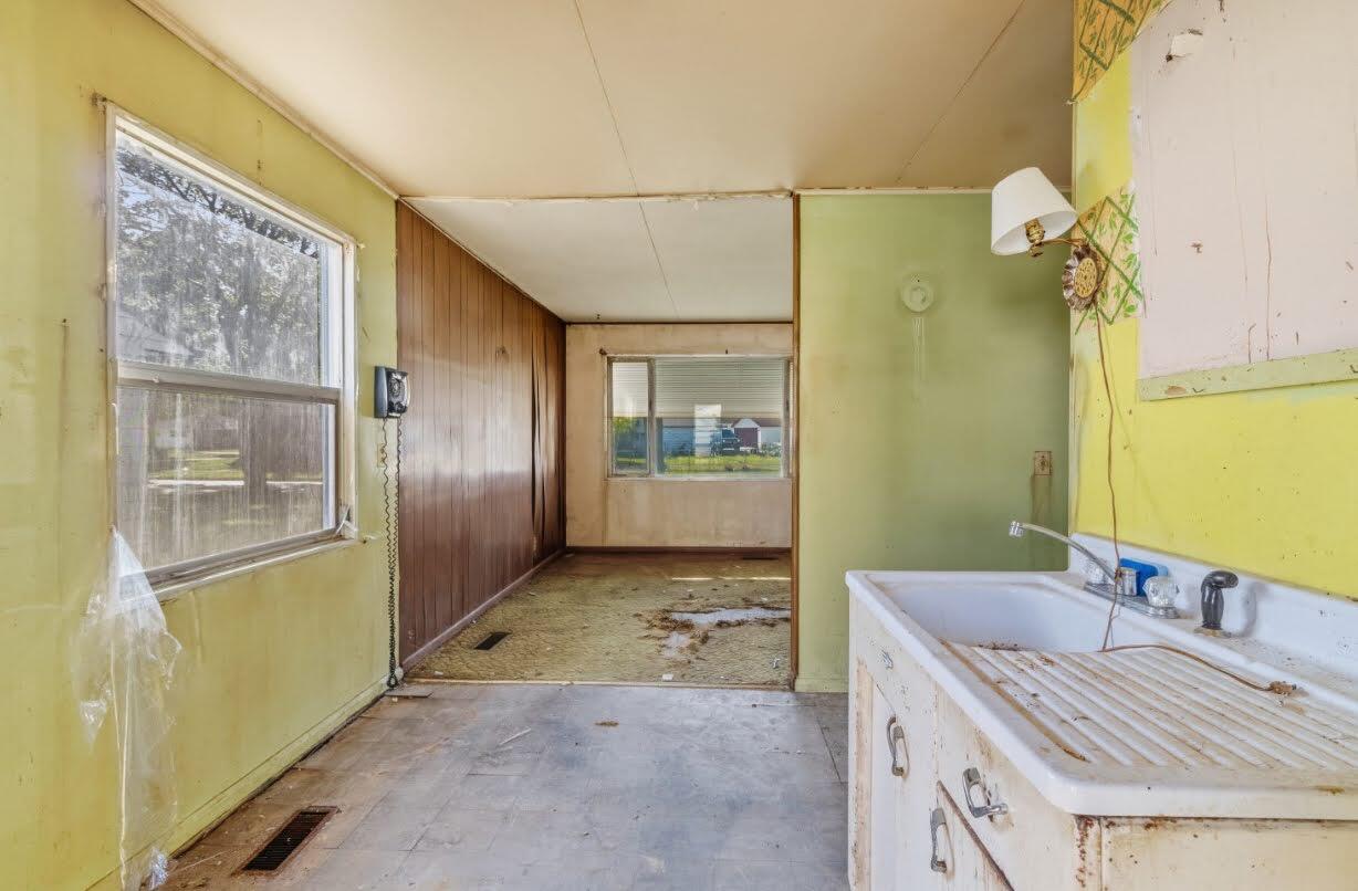 5320 North 69th Street Milwaukee, WI 53218 - Photo 6 of 18 Img51