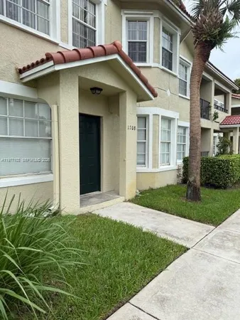 $2,300 | 1708 Belmont Lane, Unit 1708, Pompano Beach, FL 33068