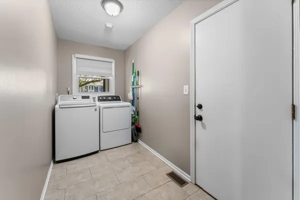 $629,900 | 6790 Heatheridge Drive, Saline, MI 48176