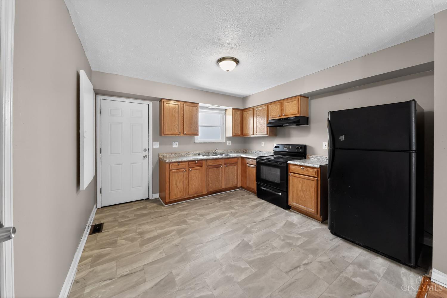 8949 Pippin Road Cincinnati, OH 45251 - Photo 14 of 32 Gallery Image 14