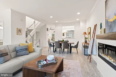 $795,000 | 4290 Park Green Court, Fairfax, VA 22030
