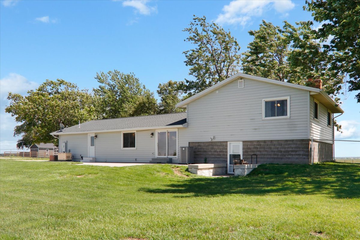 21184 Allentown Road Pekin, IL 61554 - Photo 34 of 60