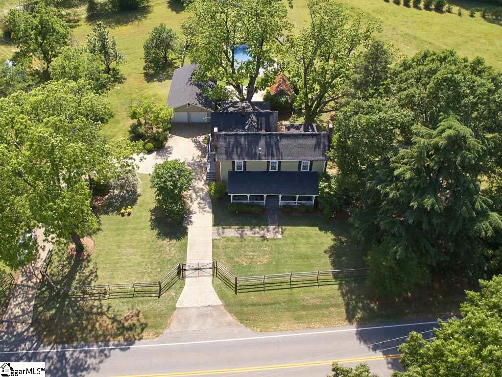 2244 Fairview Road Fountain Inn, SC 29644 - Photo 3 of 36