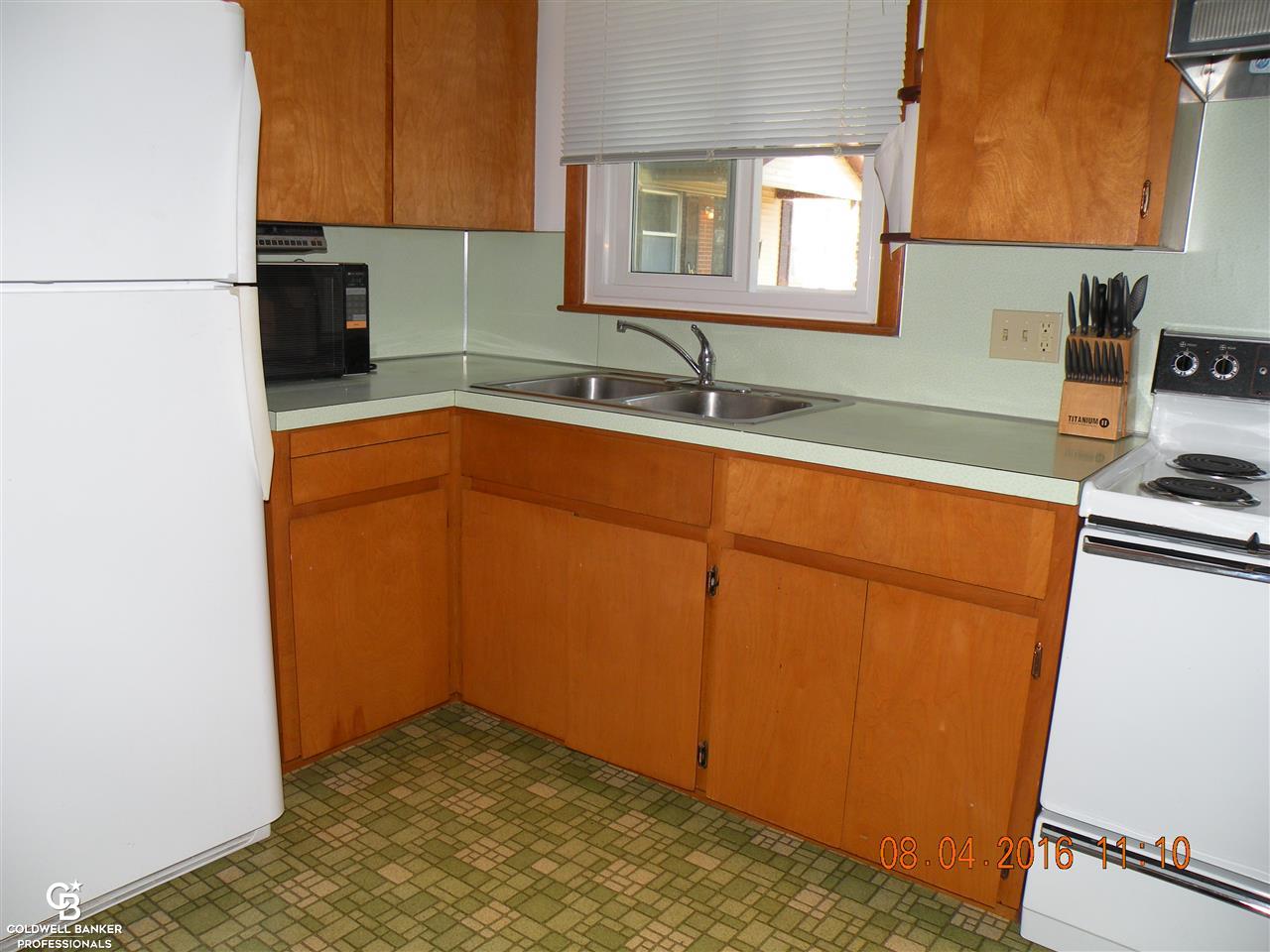 1817 North River Road St. Clair, MI 48079 - Photo 24 of 39 Kitchen guest house