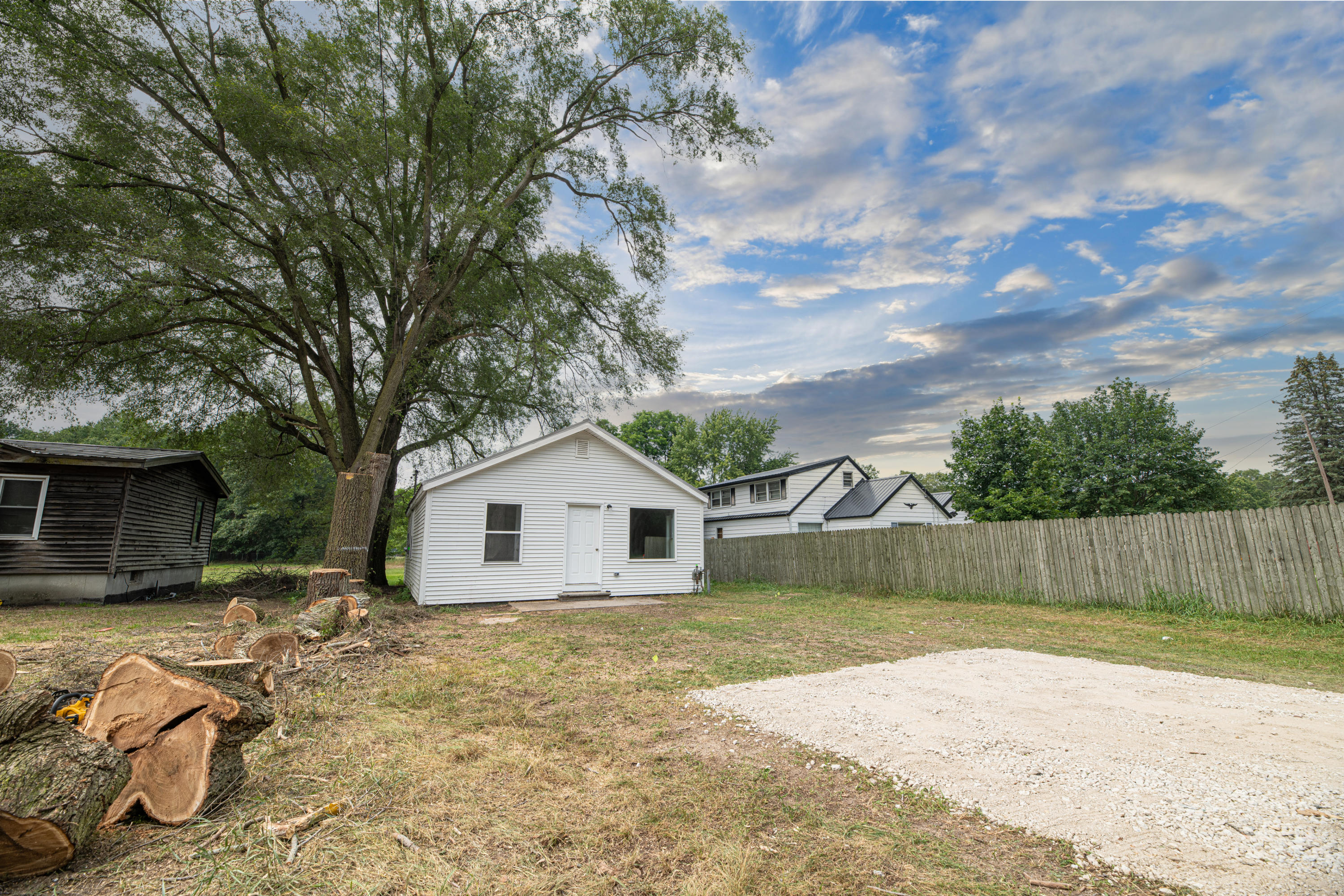 2595 Holton Road Muskegon, MI 49445 - Photo 3 of 19 h2