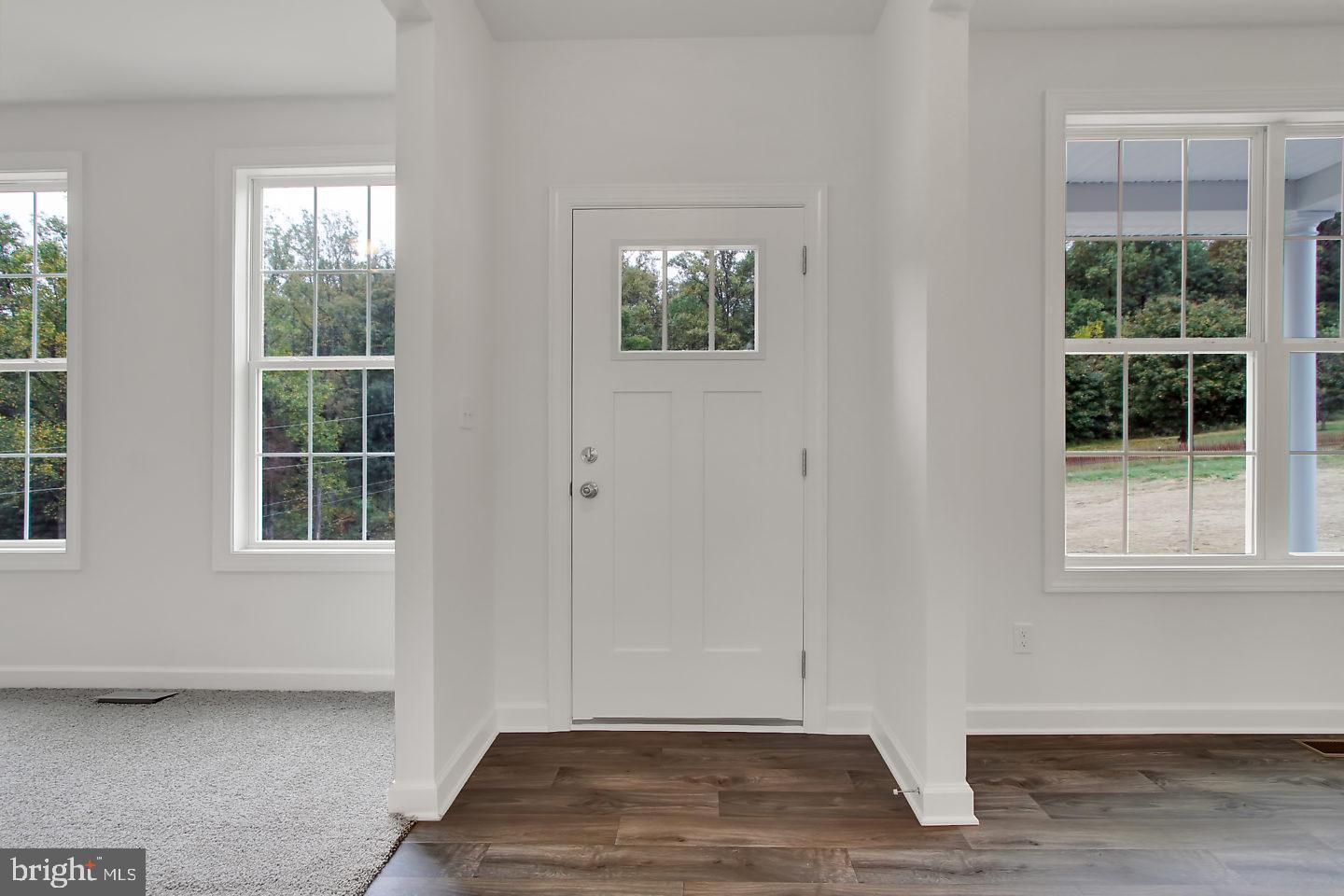 880 Tracey Road Hanover, PA 17331 - Photo 2 of 28