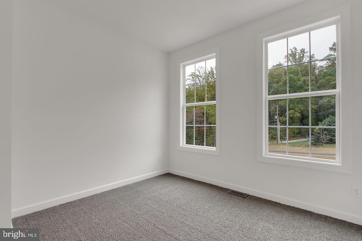 880 Tracey Road Hanover, PA 17331 - Photo 3 of 28