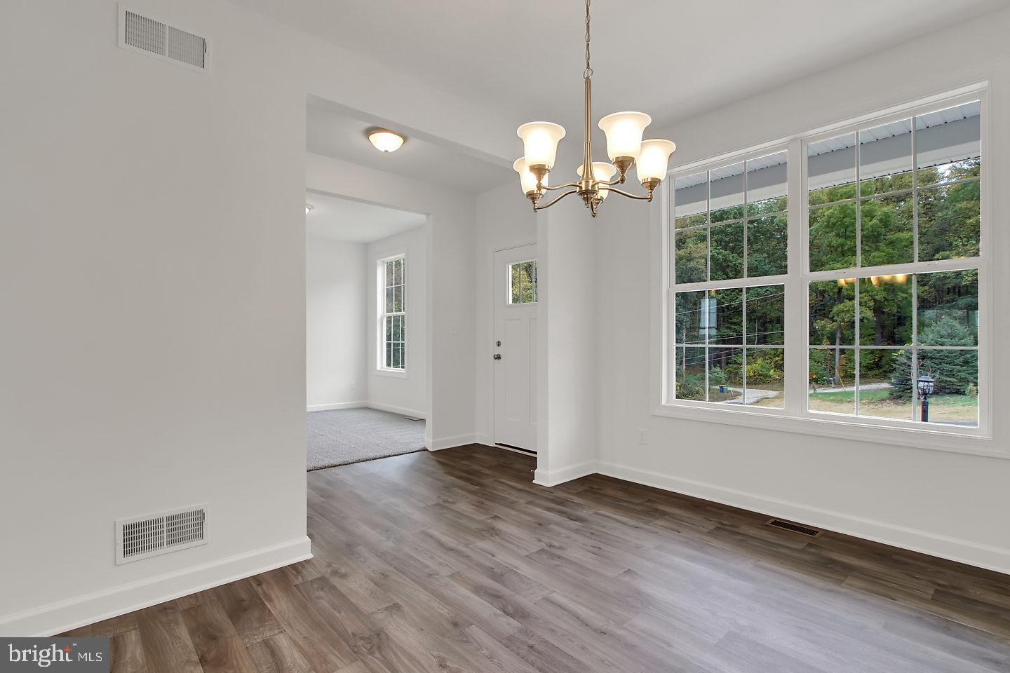 880 Tracey Road Hanover, PA 17331 - Photo 6 of 28