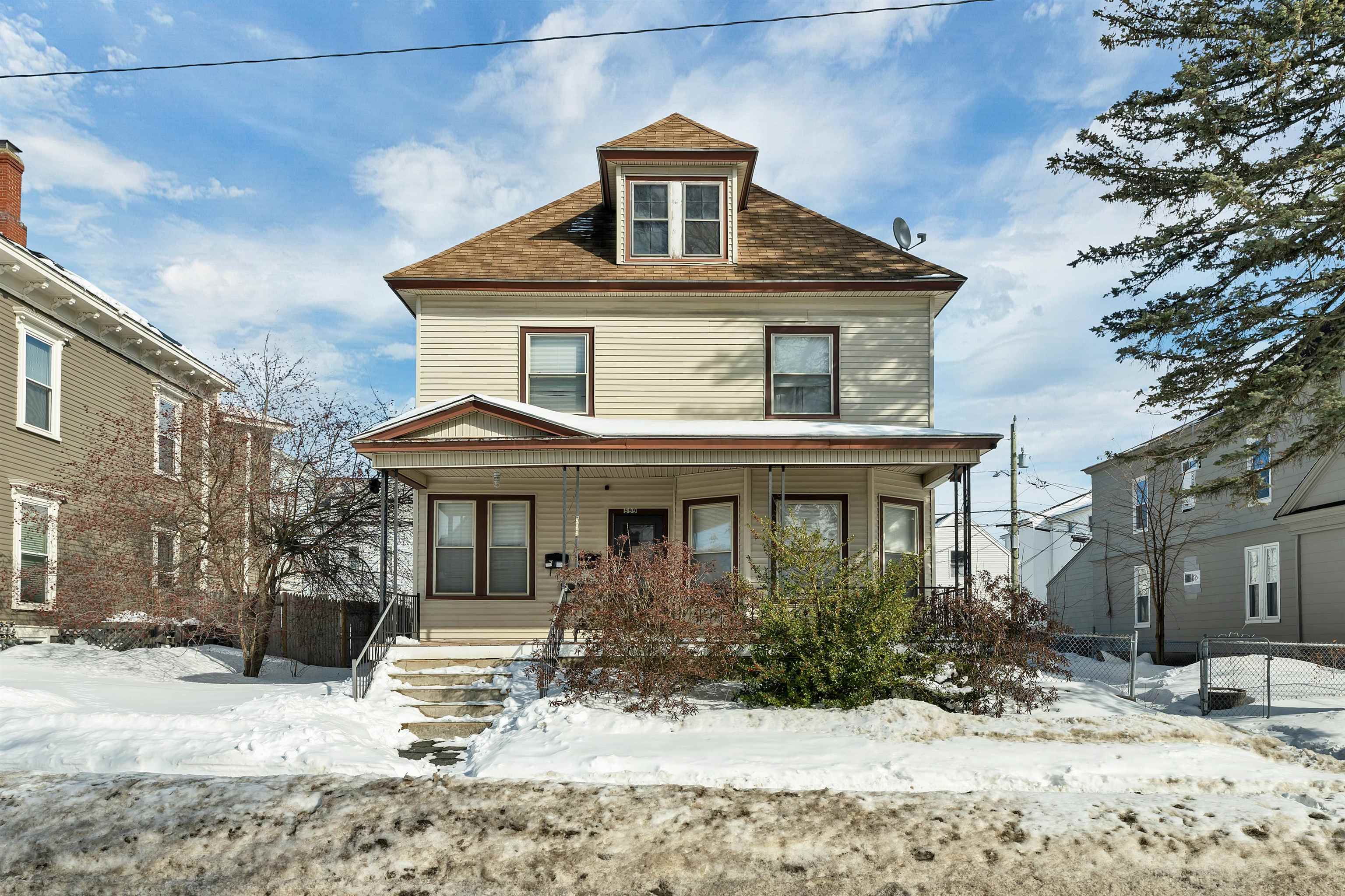 599 Beech Street Manchester, NH 03104 - Photo 3 of 56