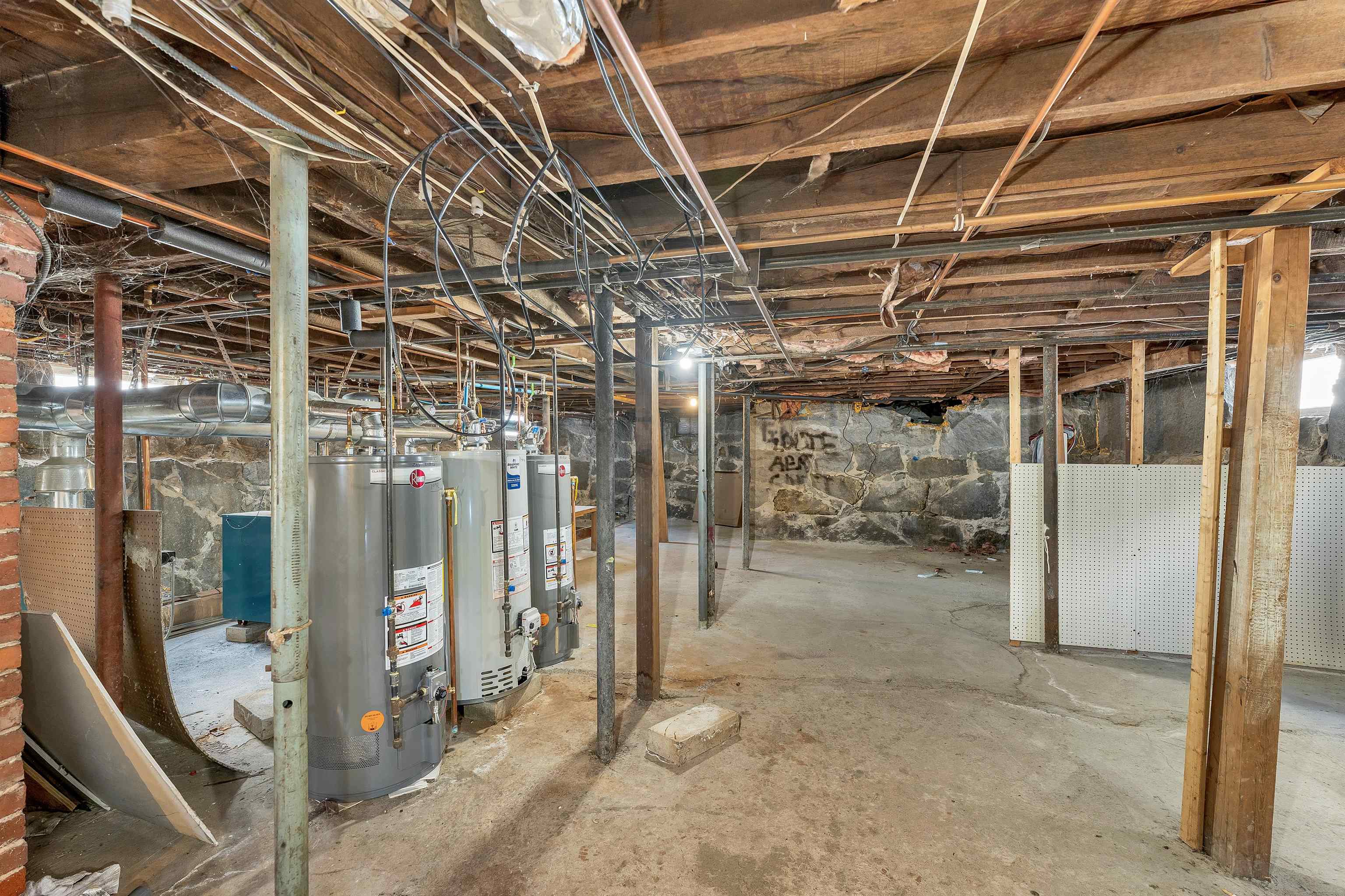 599 Beech Street Manchester, NH 03104 - Photo 50 of 56