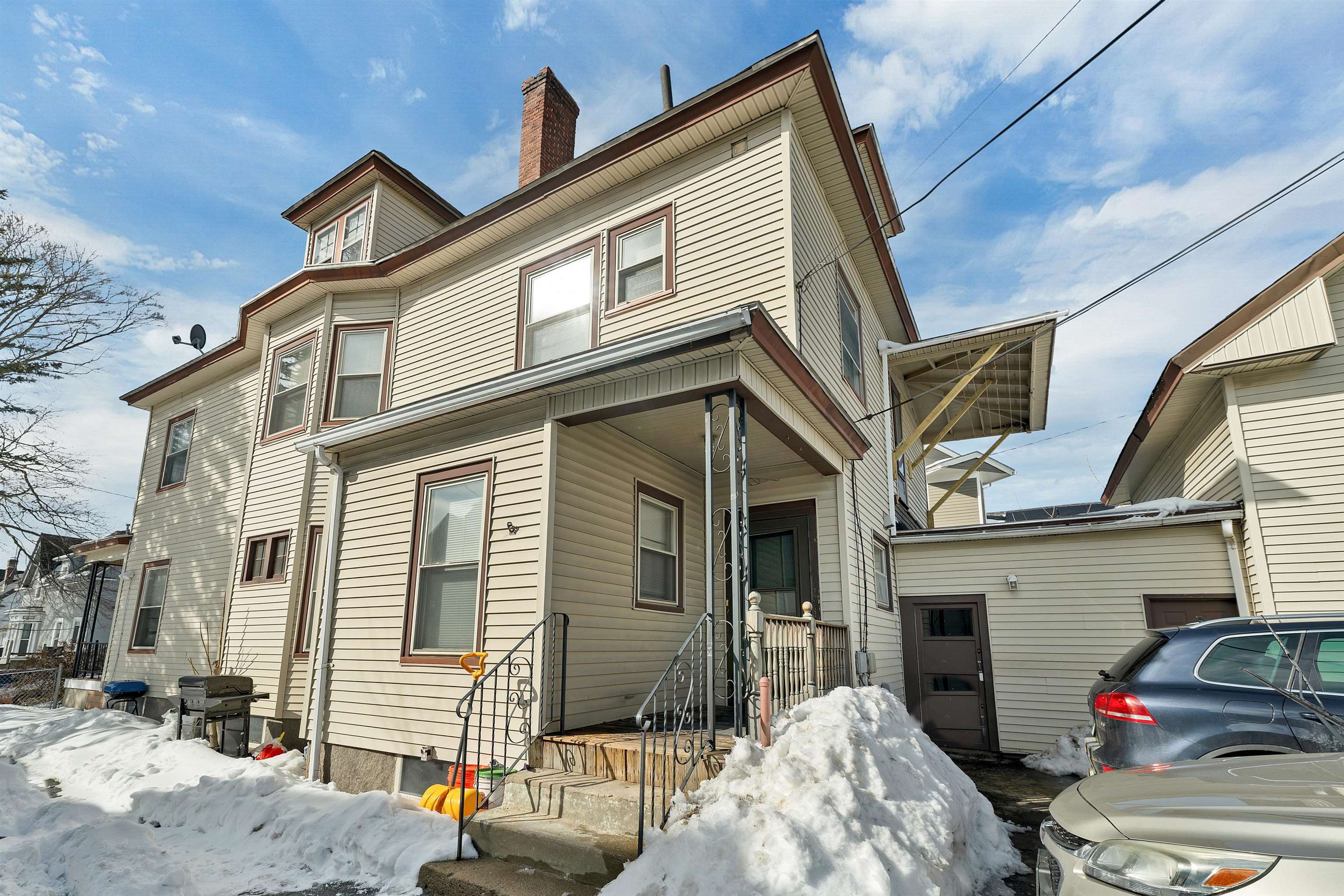 599 Beech Street Manchester, NH 03104 - Photo 5 of 56