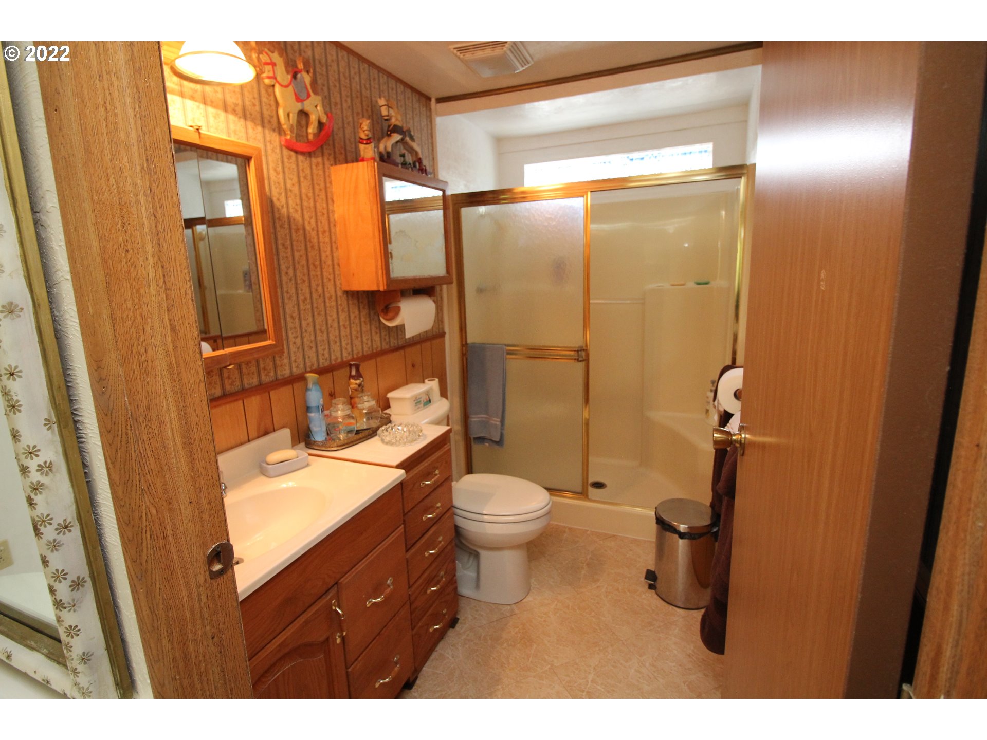 87567 Rhodowood Drive Florence, OR 97439 - Photo 17 of 32 Bathroom