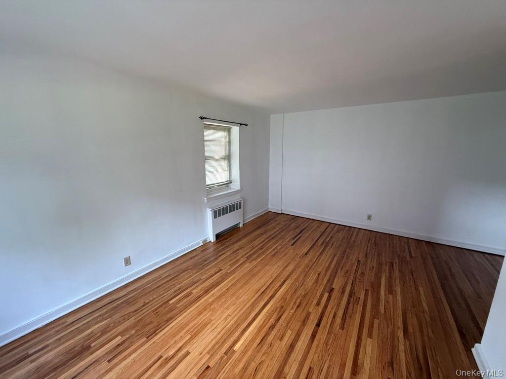 221 Middle Neck Road, Unit C1 Great Neck, NY 11021 - Photo 3 of 18